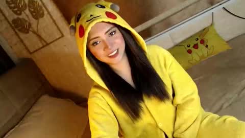 Snapshot of yourdevilsweettsx chatting on December 19, 2025, 8:43 am JEN online show from December 19, 2025, 8:43 am