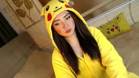 Snapshot of yourdevilsweettsx chatting on December 21, 2025, 11:17 am JEN online show from December 21, 2025, 11:17 am