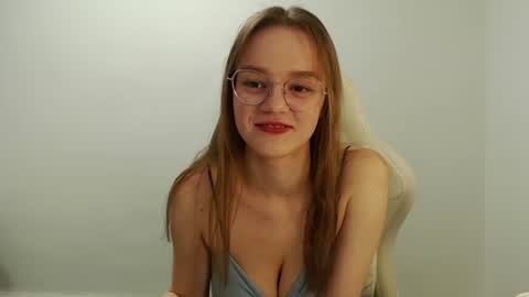 Lana online show from July 4, 2026, 7:20 pm