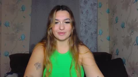 Snapshot of youremily_xx chatting on October 4, 2025, 7:56 pm Emily online show from October 4, 2025, 7:56 pm