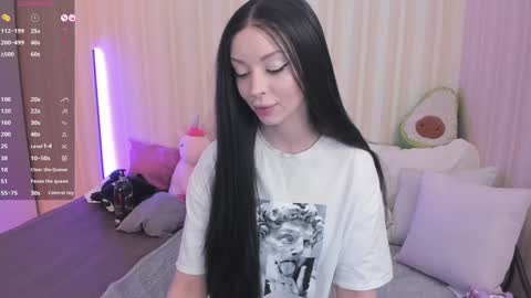 Snapshot of youreyesgazm chatting on January 21, 2025, 8:19 am Mary online show from January 21, 2025, 8:19 am