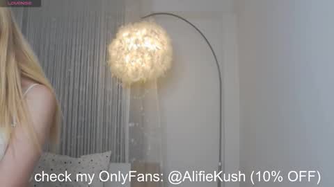 Snapshot of yourfaveblonde chatting on February 6, 2026, 10:24 pm K online show from February 6, 2026, 10:24 pm