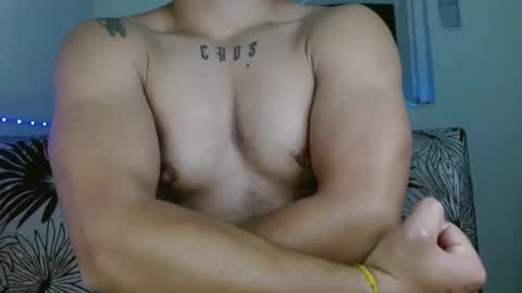 yourfavorite_bigclit online show from September 23, 2025, 10:40 am