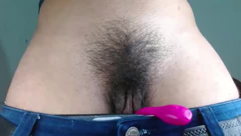 yourfavorite_bigclit online show from October 6, 2025, 9:01 pm