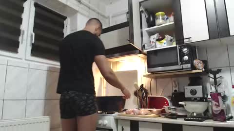 Snapshot of yourfavoritetallboy chatting on November 17, 2025, 6:46 pm yourfavoritetallboy online show from November 17, 2025, 6:46 pm