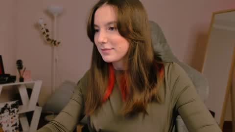 Snapshot of yourfrenchteacher chatting on January 26, 2025, 8:23 pm Chloe online show from January 26, 2025, 8:23 pm