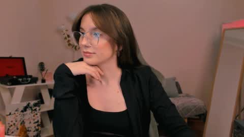 Snapshot of yourfrenchteacher chatting on February 1, 2025, 9:08 pm Chloe online show from February 1, 2025, 9:08 pm