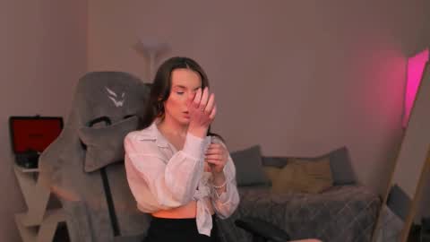 Snapshot of yourfrenchteacher chatting on March 6, 2025, 9:20 pm Chloe online show from March 6, 2025, 9:20 pm