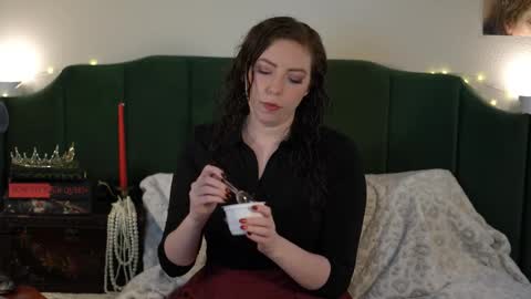 Sarlei Sar-uh-lie online show from November 2, 2025, 12:02 am