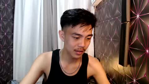 Snapshot of yourguy_josh23 chatting on February 17, 2025, 1:32 pm Josh online show from February 17, 2025, 1:32 pm