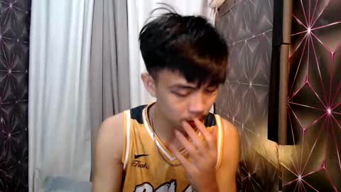 Snapshot of yourguy_josh23 chatting on February 26, 2025, 1:52 pm Josh online show from February 26, 2025, 1:52 pm