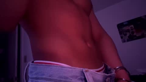 yourguyy21 online show from November 9, 2025, 8:12 am