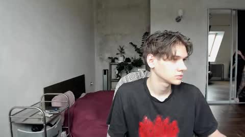 Snapshot of yourher0in chatting on November 3, 2025, 8:15 am Aida online show from November 3, 2025, 8:15 am