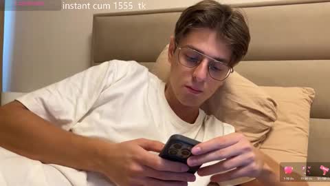 Snapshot of yourhotchristian chatting on September 30, 2025, 7:46 am Chris online show from September 30, 2025, 7:46 am