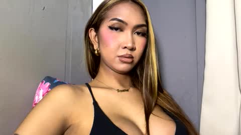 Snapshot of yourlovebella88 chatting on February 23, 2026, 5:21 pm yourlovebella88 online show from February 23, 2026, 5:21 pm