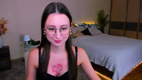 Snapshot of yourlovelystoryy chatting on September 28, 2025, 7:19 pm Vetta online show from September 28, 2025, 7:19 pm