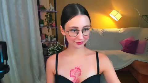 Snapshot of yourlovelystoryy chatting on October 21, 2025, 5:35 pm Vetta online show from October 21, 2025, 5:35 pm