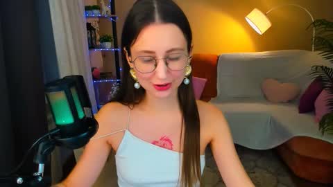 Snapshot of yourlovelystoryy chatting on November 14, 2025, 11:42 am Vetta online show from November 14, 2025, 11:42 am