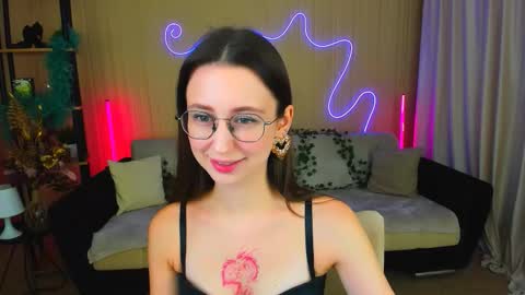 Snapshot of yourlovelystoryy chatting on November 17, 2025, 4:35 pm Vetta online show from November 17, 2025, 4:35 pm