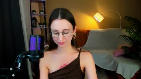 Snapshot of yourlovelystoryy chatting on November 28, 2025, 5:04 pm Vetta online show from November 28, 2025, 5:04 pm