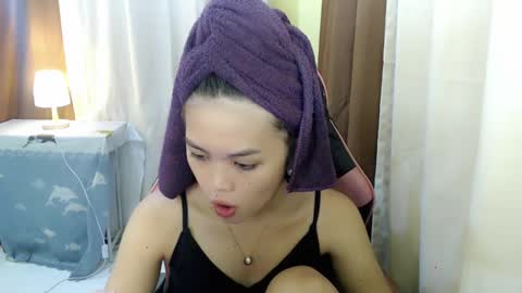 Snapshot of yourlovelytranspinay chatting on December 16, 2024, 2:25 am your lovely Dina online show from December 16, 2024, 2:25 am