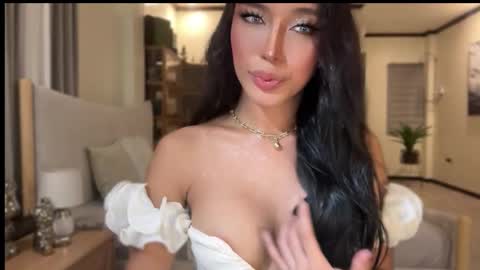 Pearl online show from October 22, 2025, 12:16 pm