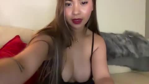 Snapshot of yourmilfmillie chatting on July 2, 2026, 10:49 pm yourmilfmillie online show from July 2, 2026, 10:49 pm
