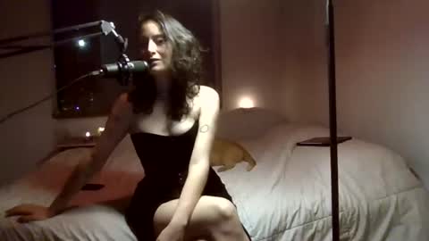 yourmistresslucia online show from August 4, 2026, 11:40 pm