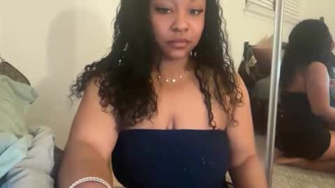 Snapshot of yourmommysilk chatting on March 14, 2026, 4:07 am YOURMOMMY online show from March 14, 2026, 4:07 am