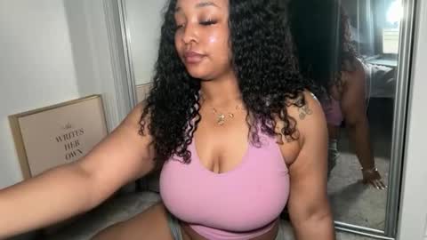 Snapshot of yourmommysilk chatting on March 21, 2026, 2:38 am YOURMOMMY online show from March 21, 2026, 2:38 am