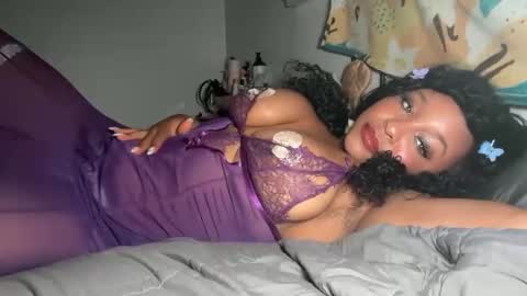 Snapshot of yourmommysilk chatting on May 22, 2026, 3:57 am YOURMOMMY online show from May 22, 2026, 3:57 am