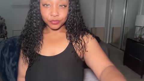 Snapshot of yourmommysilk chatting on May 29, 2026, 3:37 am YOURMOMMY online show from May 29, 2026, 3:37 am