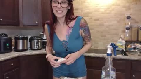 Snapshot of yournaughtysuccubus chatting on January 4, 2025, 12:05 am Yournaughtysuccubus online show from January 4, 2025, 12:05 am