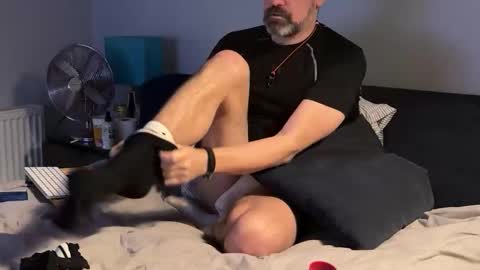 Snapshot of yournewfavourite chatting on February 14, 2026, 9:39 am newcastle72 online show from February 14, 2026, 9:39 am