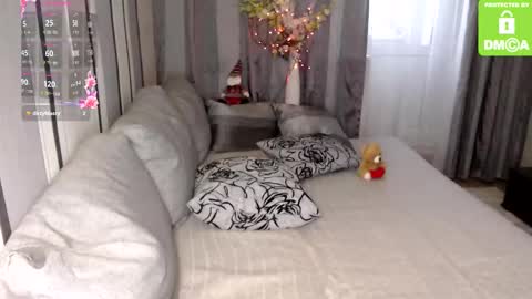 Snapshot of yourplanetoflove chatting on December 14, 2025, 8:41 am matypleazure online show from December 14, 2025, 8:41 am