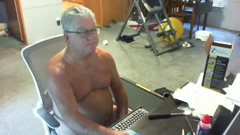 yourpoppi55 online show from June 27, 2026, 12:33 pm