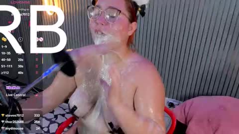 CHLOE online show from March 2, 2026, 12:01 pm