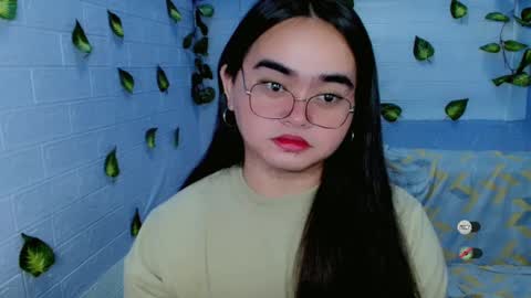 yourprincessthea online show from February 24, 2025, 4:26 pm