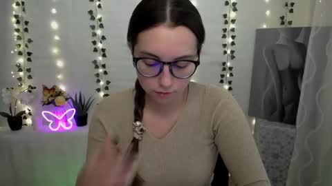 Snapshot of yours_piece_of_happiness_ chatting on January 15, 2025, 10:06 am Happy online show from January 15, 2025, 10:06 am