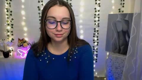 Snapshot of yours_piece_of_happiness_ chatting on January 22, 2025, 9:46 am Happy online show from January 22, 2025, 9:46 am