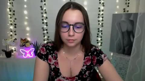 Snapshot of yours_piece_of_happiness_ chatting on January 25, 2025, 12:26 pm Happy online show from January 25, 2025, 12:26 pm