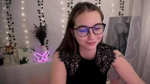 Snapshot of yours_piece_of_happiness_ chatting on September 22, 2025, 5:42 am Happy online show from September 22, 2025, 5:42 am