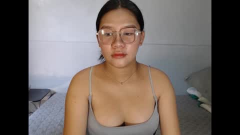 Snapshot of yoursexy_reb chatting on February 2, 2026, 3:05 am yoursexy_reb online show from February 2, 2026, 3:05 am