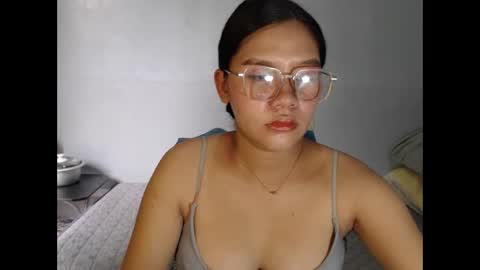 Snapshot of yoursexy_reb chatting on February 3, 2026, 4:32 am yoursexy_reb online show from February 3, 2026, 4:32 am