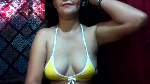 Snapshot of yourshygirl82 chatting on January 17, 2025, 6:47 am im MAY online show from January 17, 2025, 6:47 am