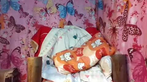 Snapshot of yourshygirl82 chatting on January 24, 2025, 1:35 am im MAY online show from January 24, 2025, 1:35 am