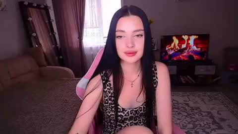 yourslina online show from July 7, 2026, 3:53 am
