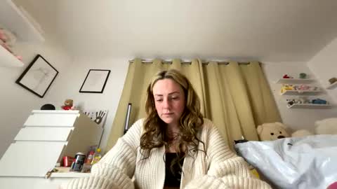 Snapshot of yoursofiablack chatting on October 15, 2025, 3:45 pm yoursofiablack online show from October 15, 2025, 3:45 pm