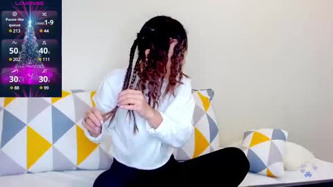 yoursoul_mila online show from January 8, 2025, 11:21 am