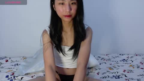 Snapshot of yoursweetestkiwi chatting on November 21, 2025, 4:27 pm Kiwi online show from November 21, 2025, 4:27 pm